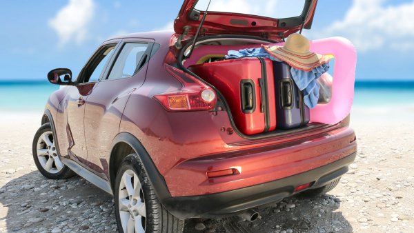 厳重注意!! 真夏の車内へ絶対に置いておいてはいけないもの 6選