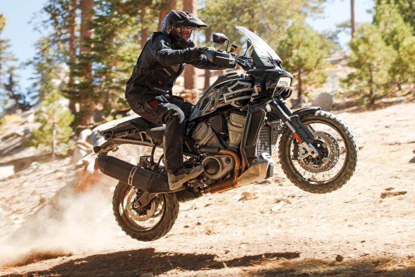 ハーレー空を飛ぶ!! 2021年、ハーレーがオフロードバイクをリリース！ EVも正式発表で今後どうなる