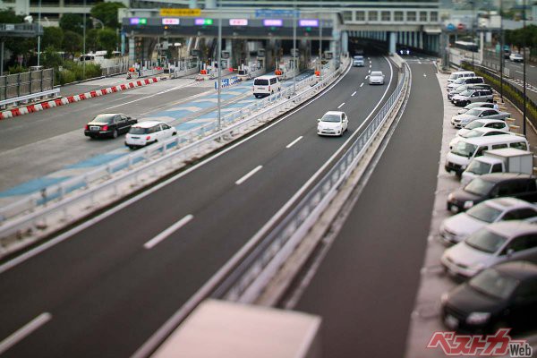 2022年4月より普通車上限1950円になる首都高!! 開通時は暫定料金50円だった!?