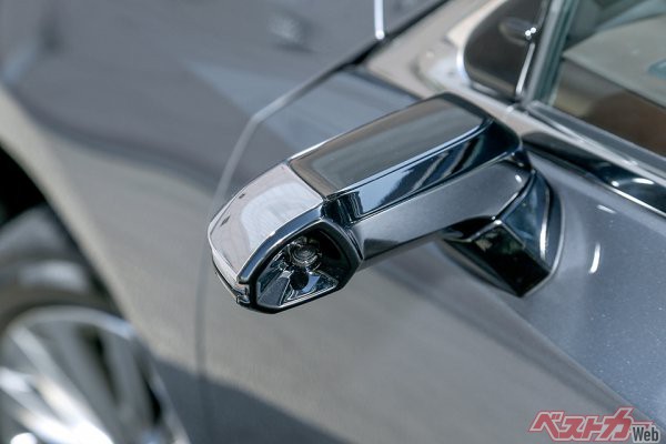 盛大に大ゴケ?　それとも普及まで我慢の時期?? なぜ流行らないデジタルミラーのジレンマ