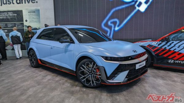 ラリージャパンの会場（豊田スタジアム）で実車展示。車内も見学可能でした