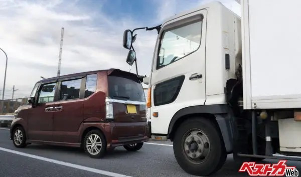 あおり運転以外に妨害運転剤罪に当てはまるのが「あおられ運転」（xiaosan＠Adobe Stock）