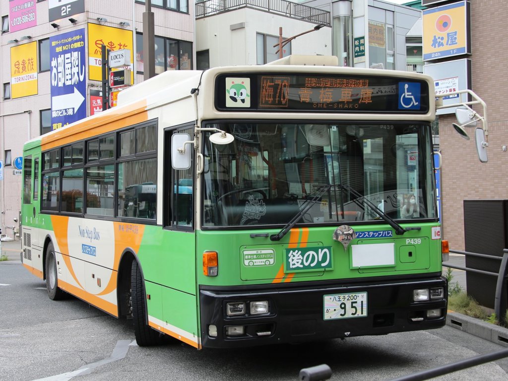 多摩地区の都営バスは「後ろ乗り」
