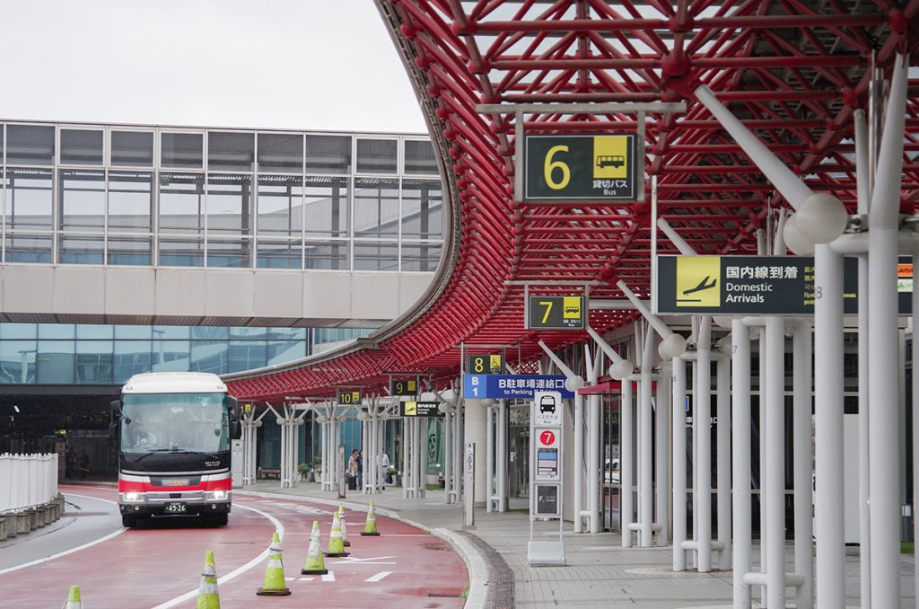 北の大空港・新千歳を出発する最長路線バスが意外すぎた!!