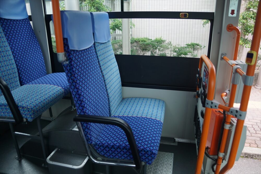 自慢のハイバックシート車