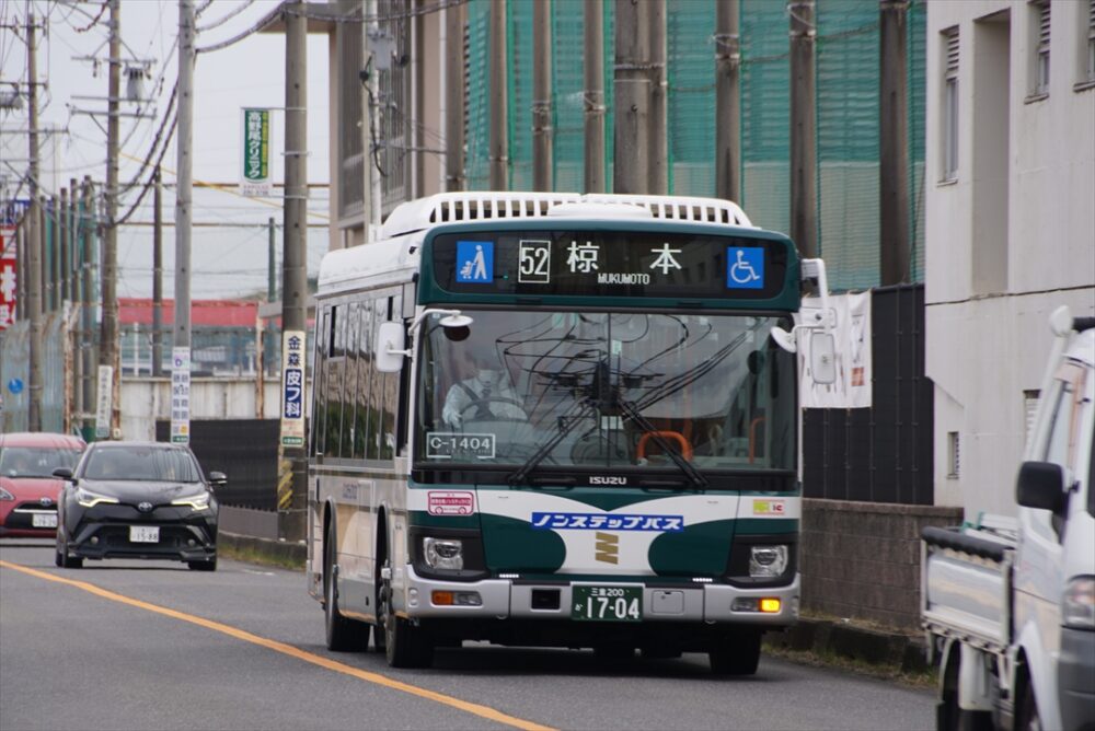 救われようと思わなくても救われるだと？　「真宗高田派本山 専修寺」山門前に着く三重交通が便利すぎる！