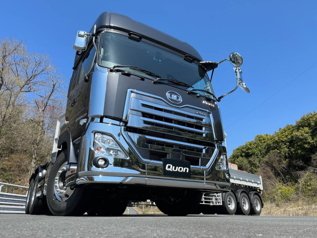 UDトラックス・クオンのフラッグシップ見参!! 13リットルエンジン搭載の6×4トラクタGWが吠える！