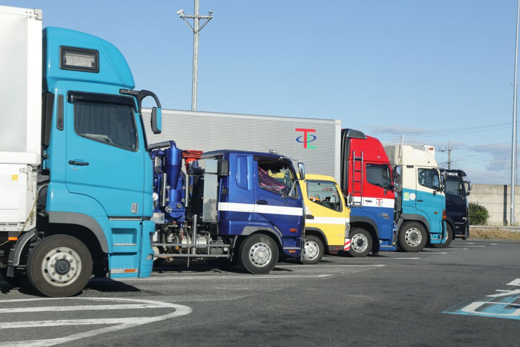 トラックドライバーが思う「理想の職場」って？ 給料だけじゃない意外な理由も……　